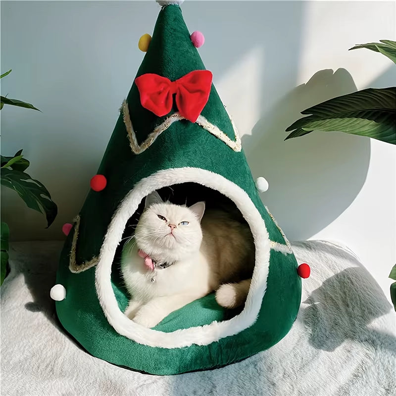Cozy Christmas Cat and Dog Bed Set - Winter Warmth for Your Furry Friends!